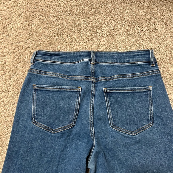 Women’s Universal Standard Dark Wash High Rise Straight Leg jeans. Size 10 - Picture 9 of 9